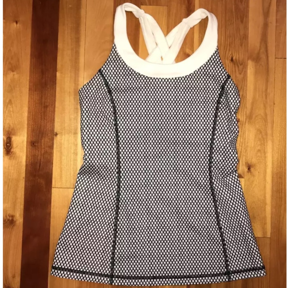 Lululemon tank top with built in bra shelfs